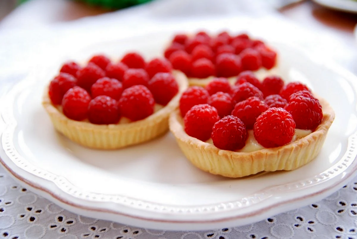 Малиновые тарталетки чизкейк