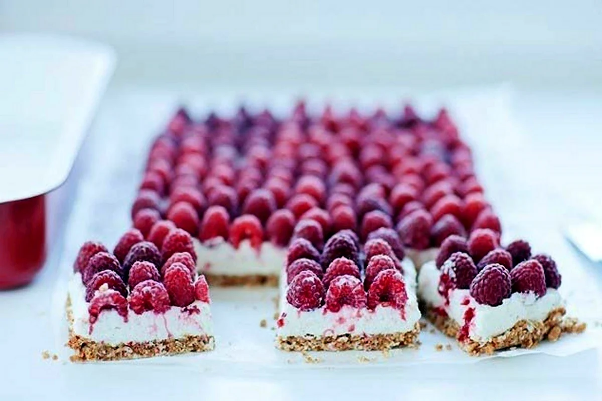 Малиновый десерт маскарпоне