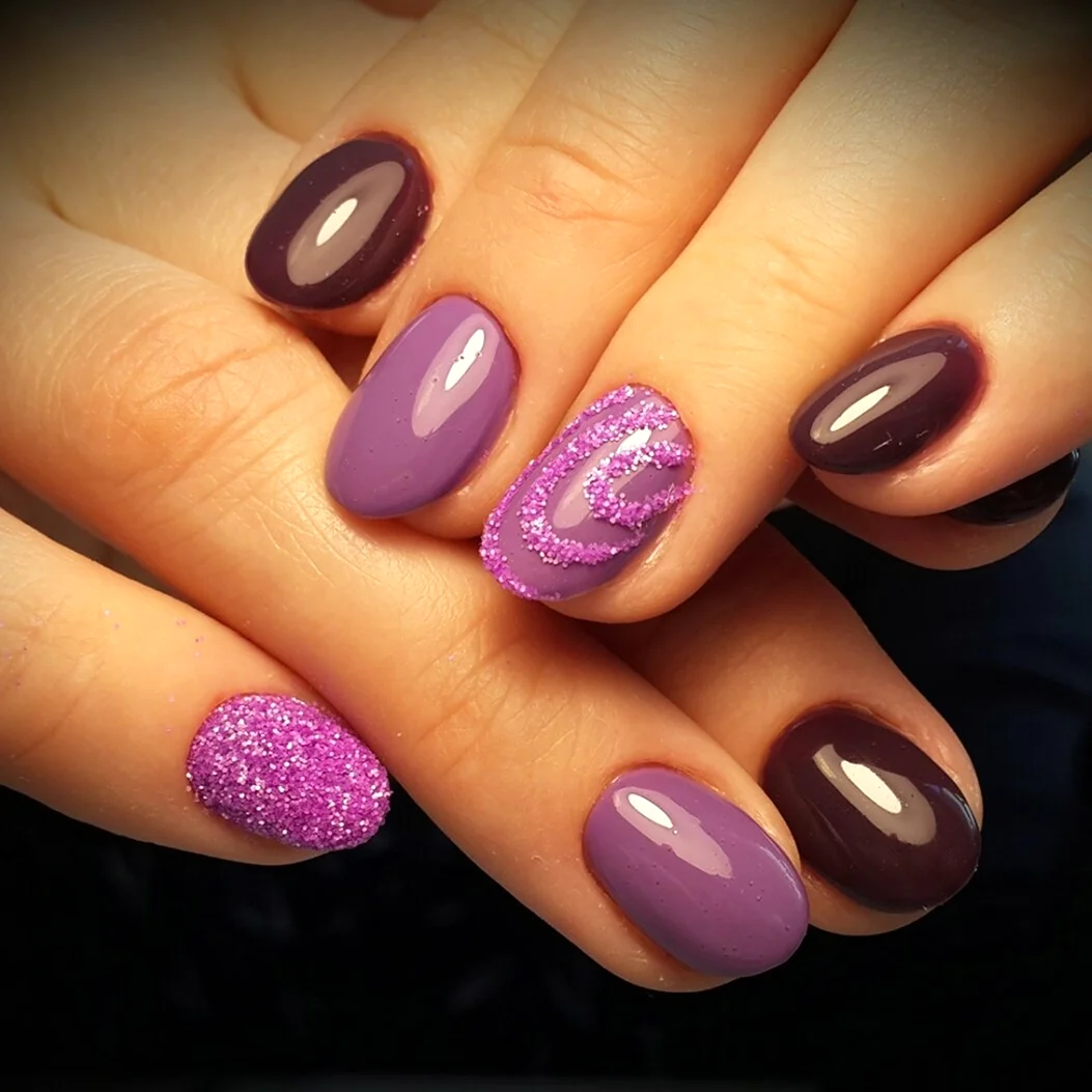 Маникюр фиолетовый с розовым