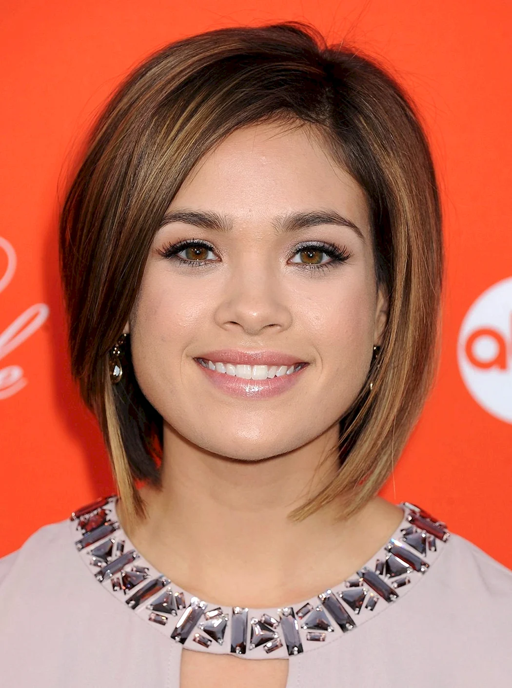 Николь Андерсон стрижки