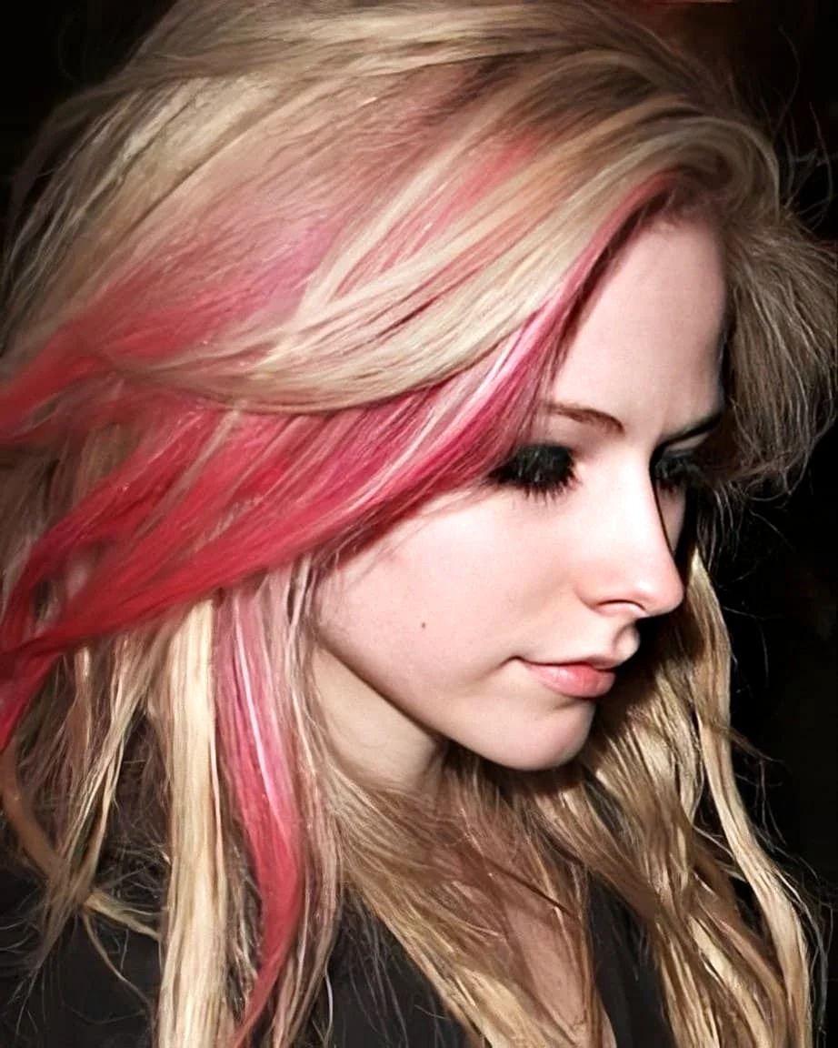 Avril Lavigne hair
