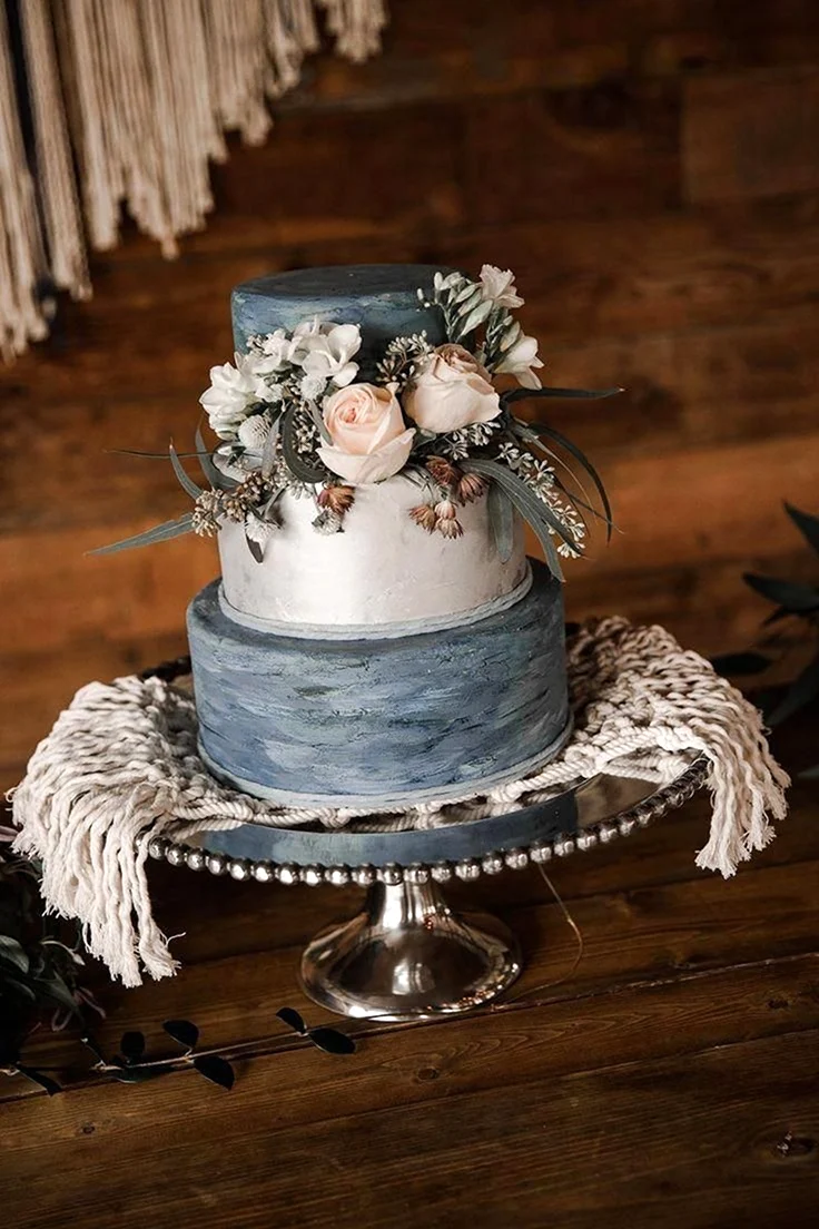 Свадебный торт в серых тонах