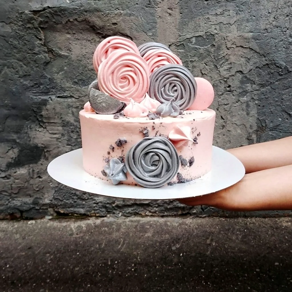 Серо розовый торт