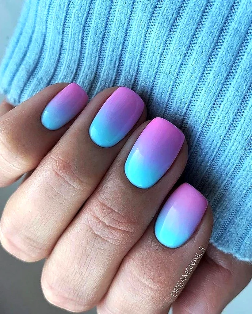 Маникюр омбре 2022