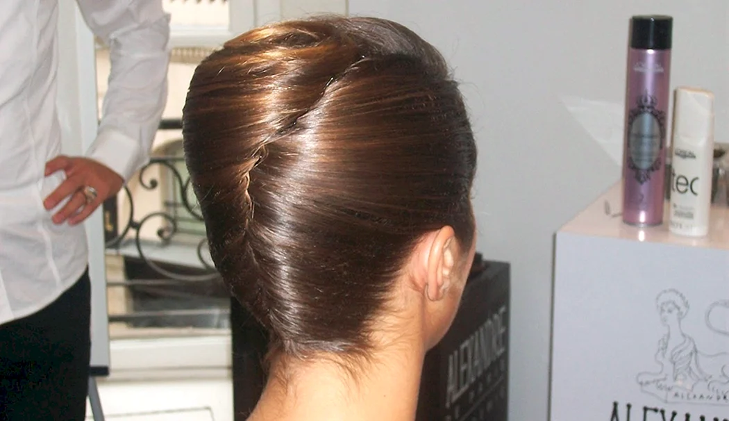 Французская Ракушка прическа