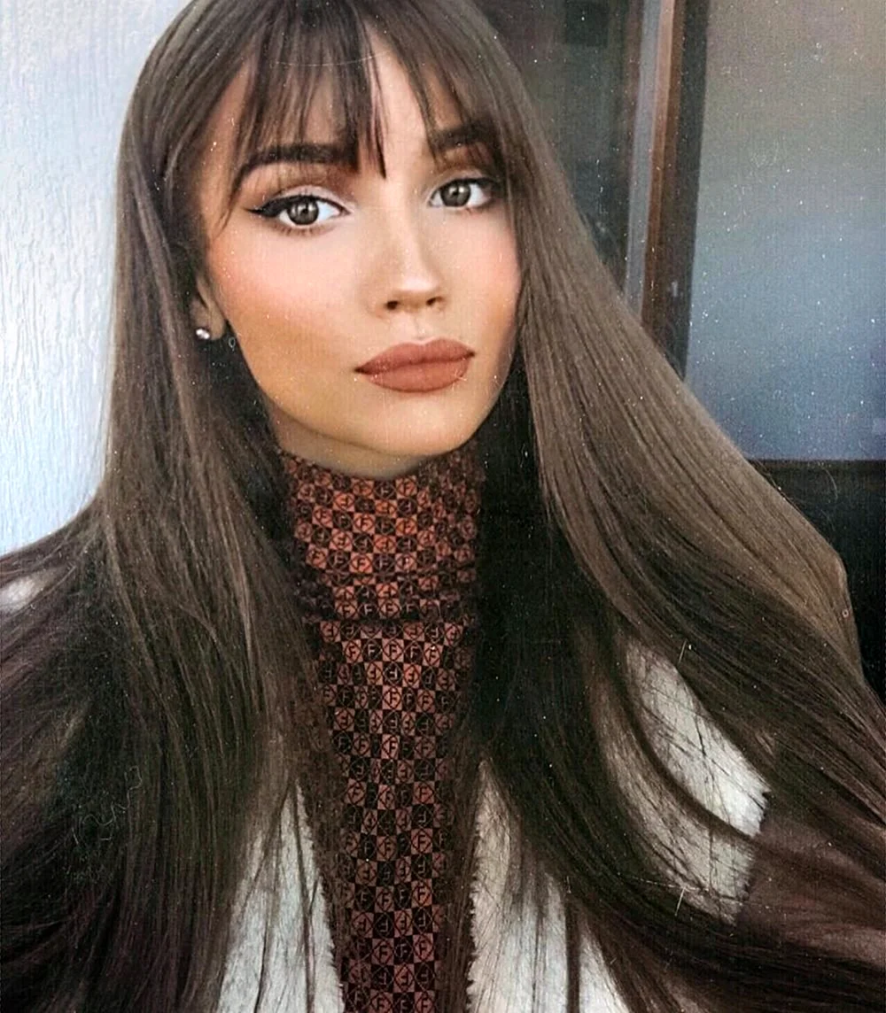 Редкая челка на длинные волосы