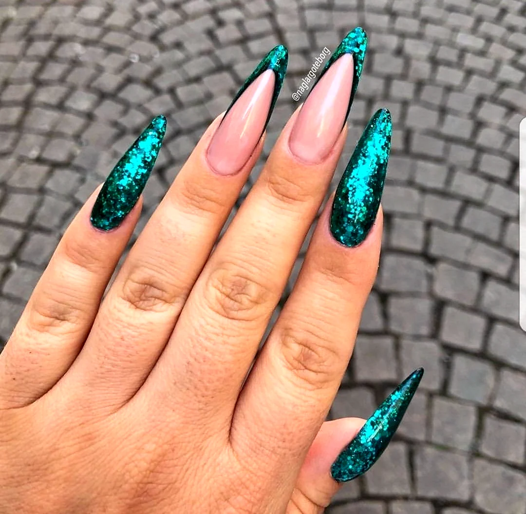 Изумрудный выкладной френч