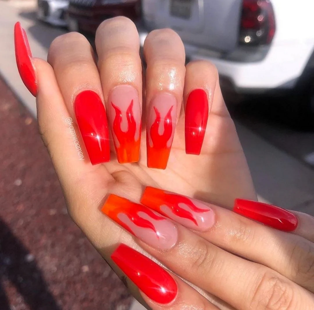 Красное пламя на ногтях