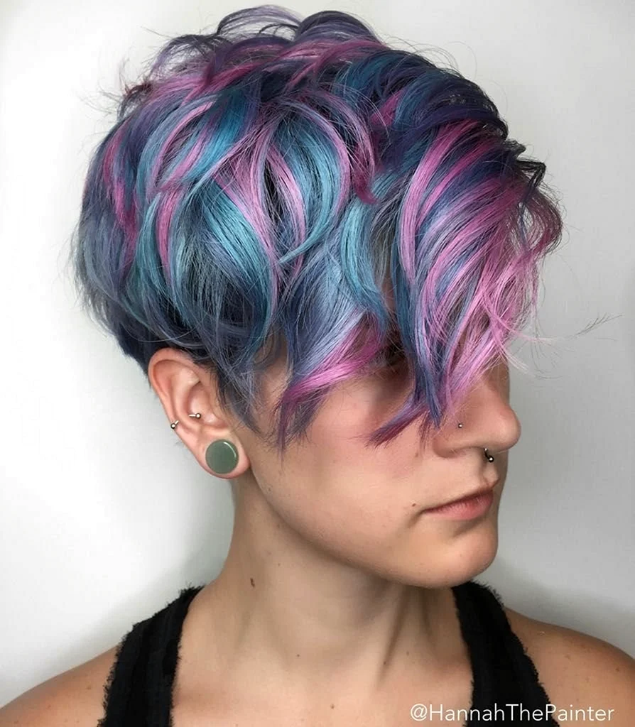Яркое окрашивание на короткие волосы