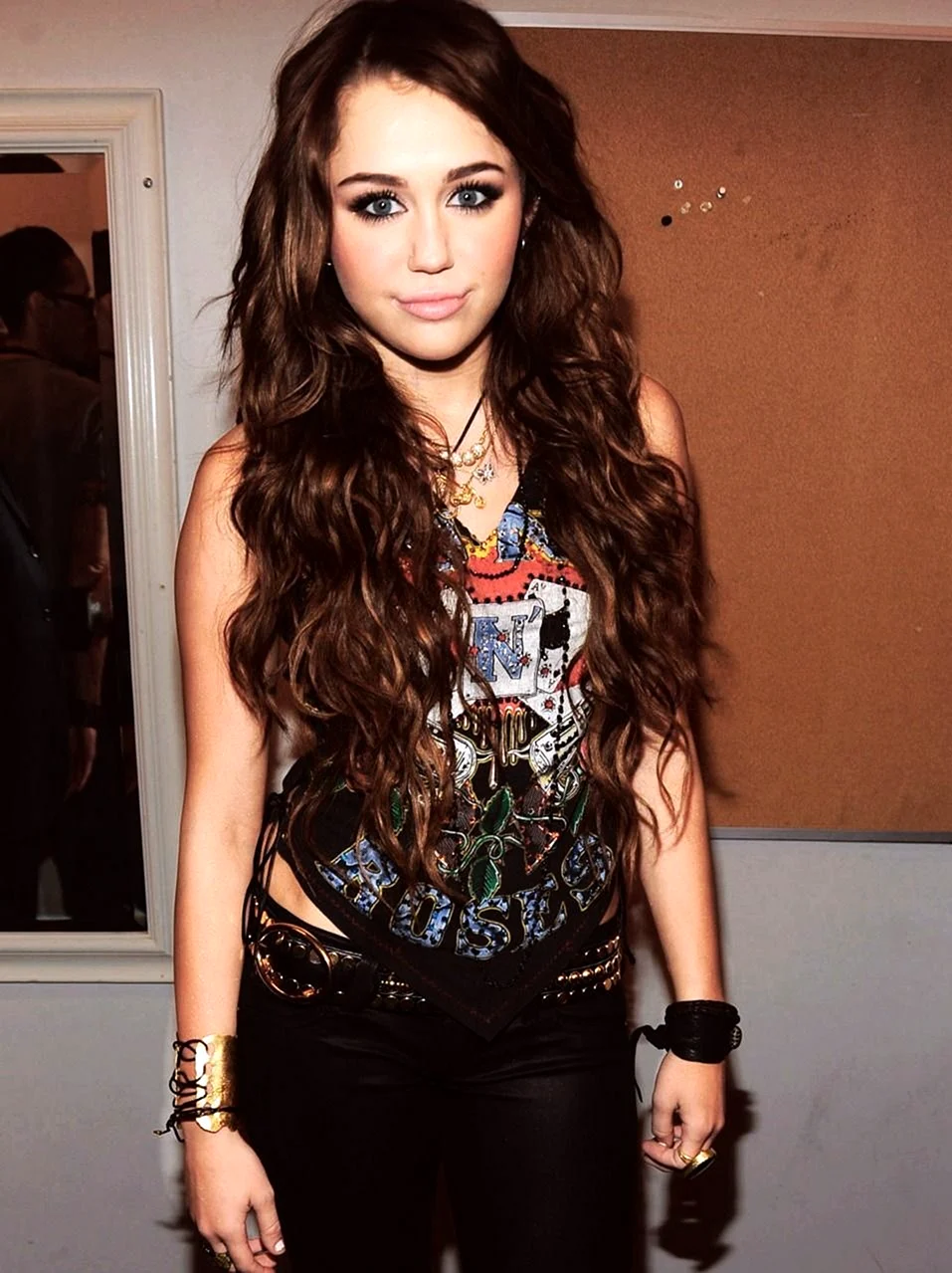 Майли Сайрус брюнетка