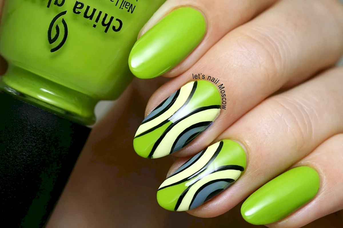 Маникюр с салатовым цветом