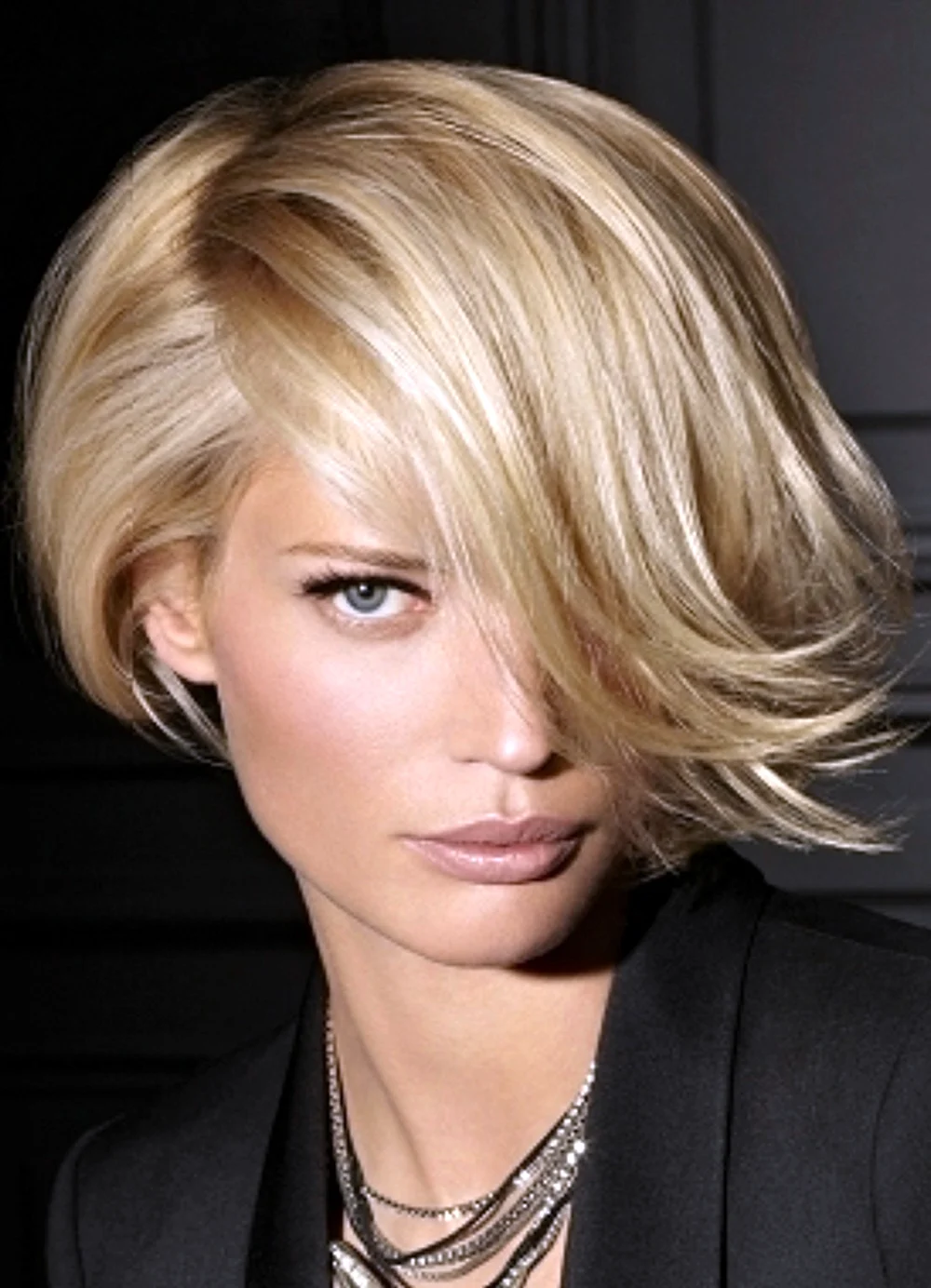 Боб каре градуированное асимметрия