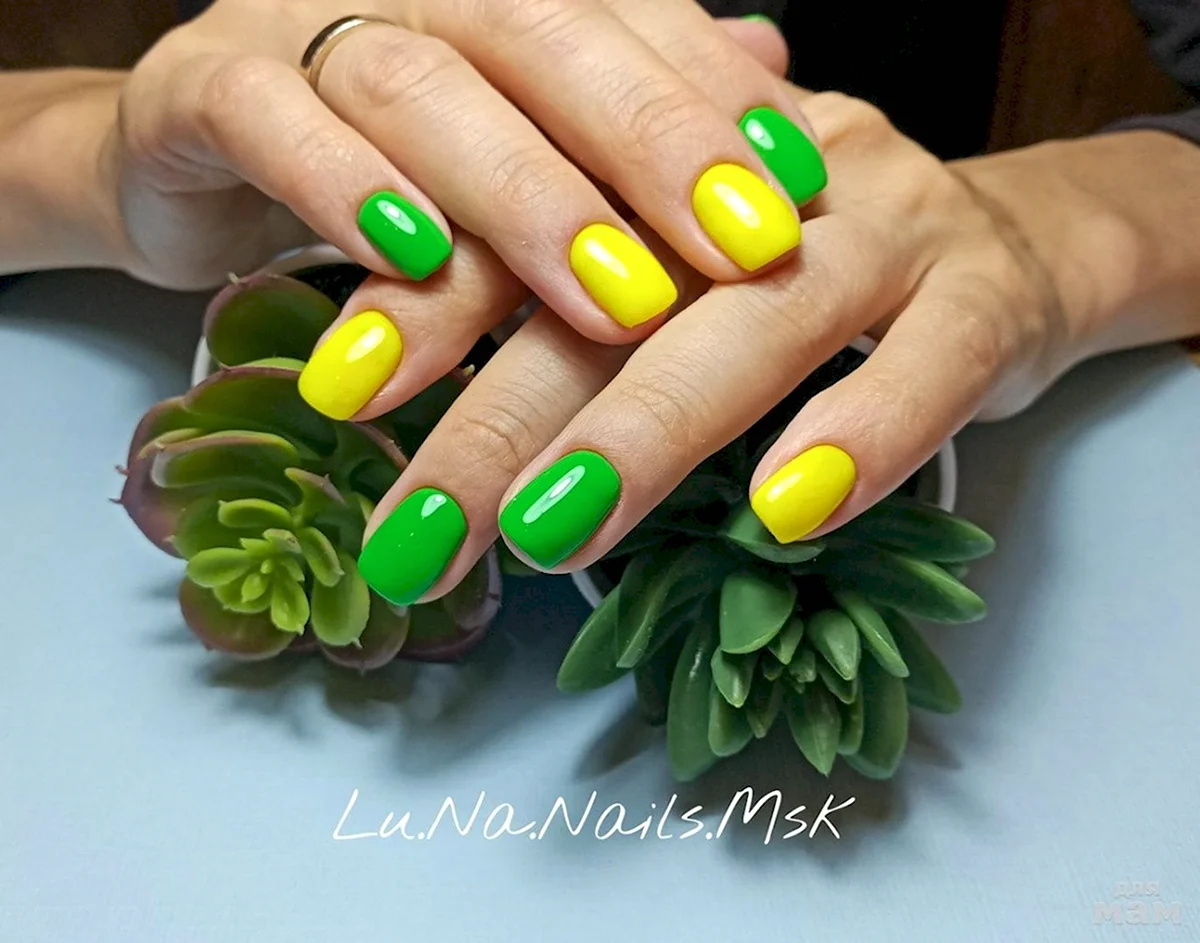 Ногти желто зеленые