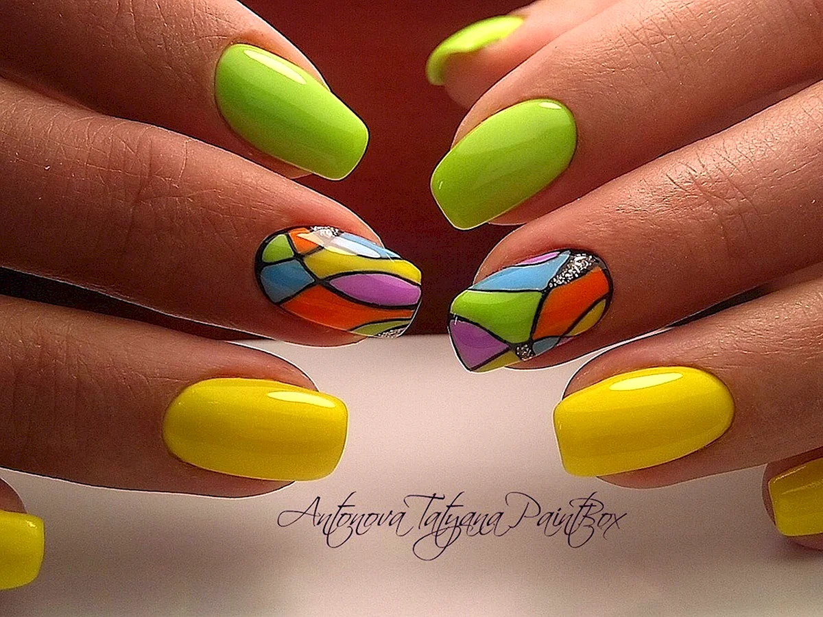 Маникюр розовый салатовый желтый