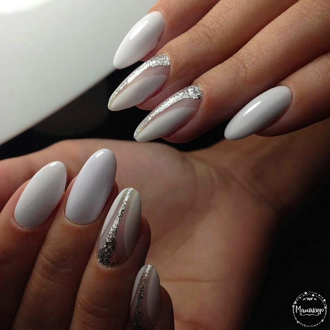 Маникюр на миндалевидные ногти