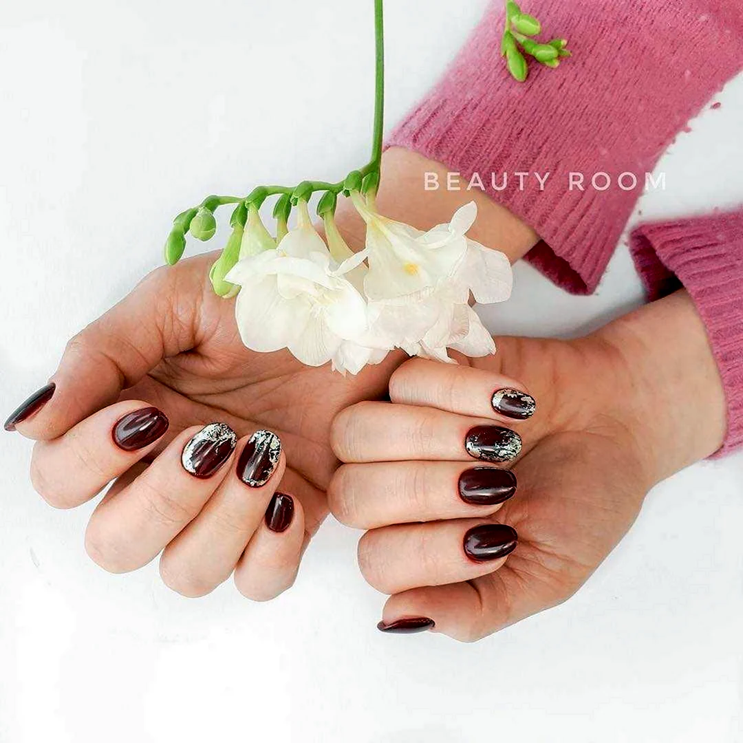 Позирование маникюра