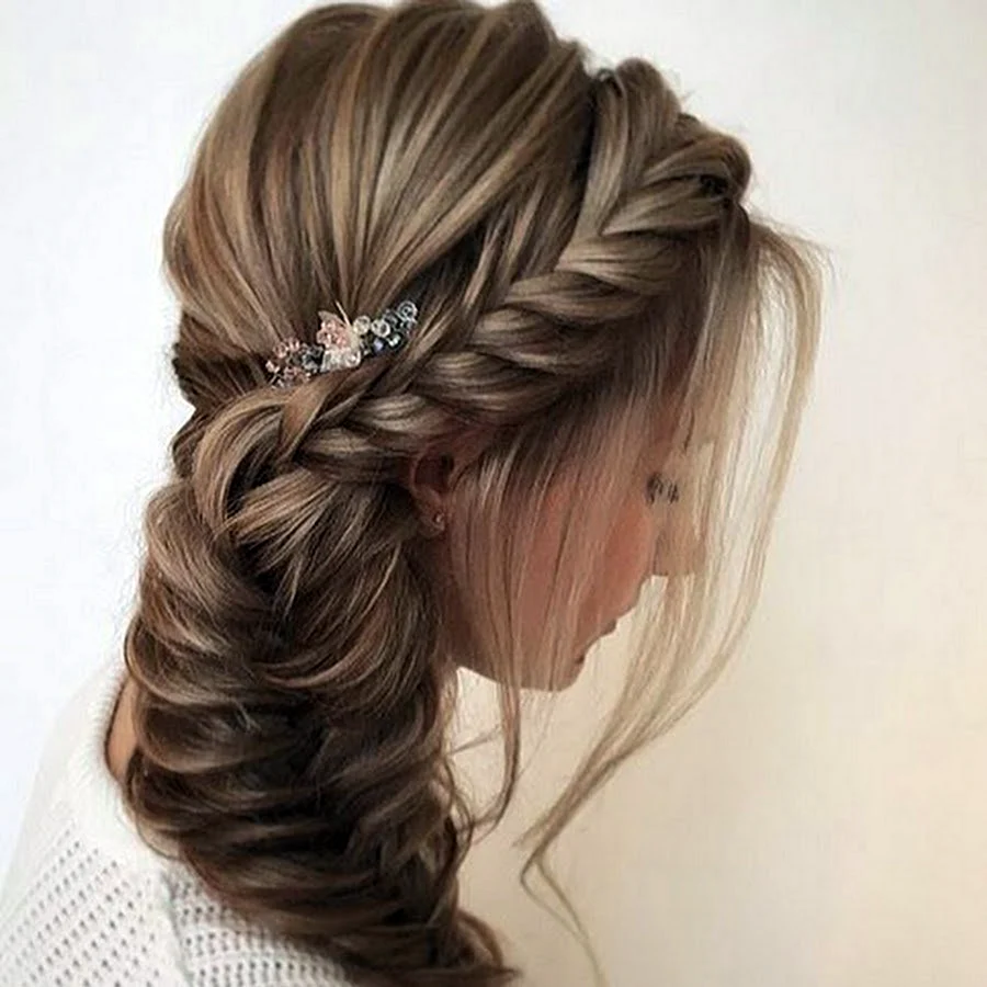 Прически с плетением