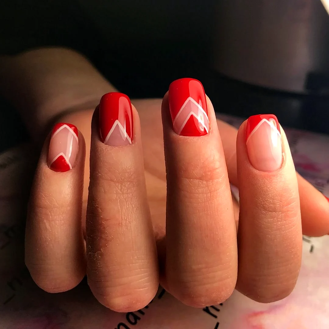 Лунный маникюр