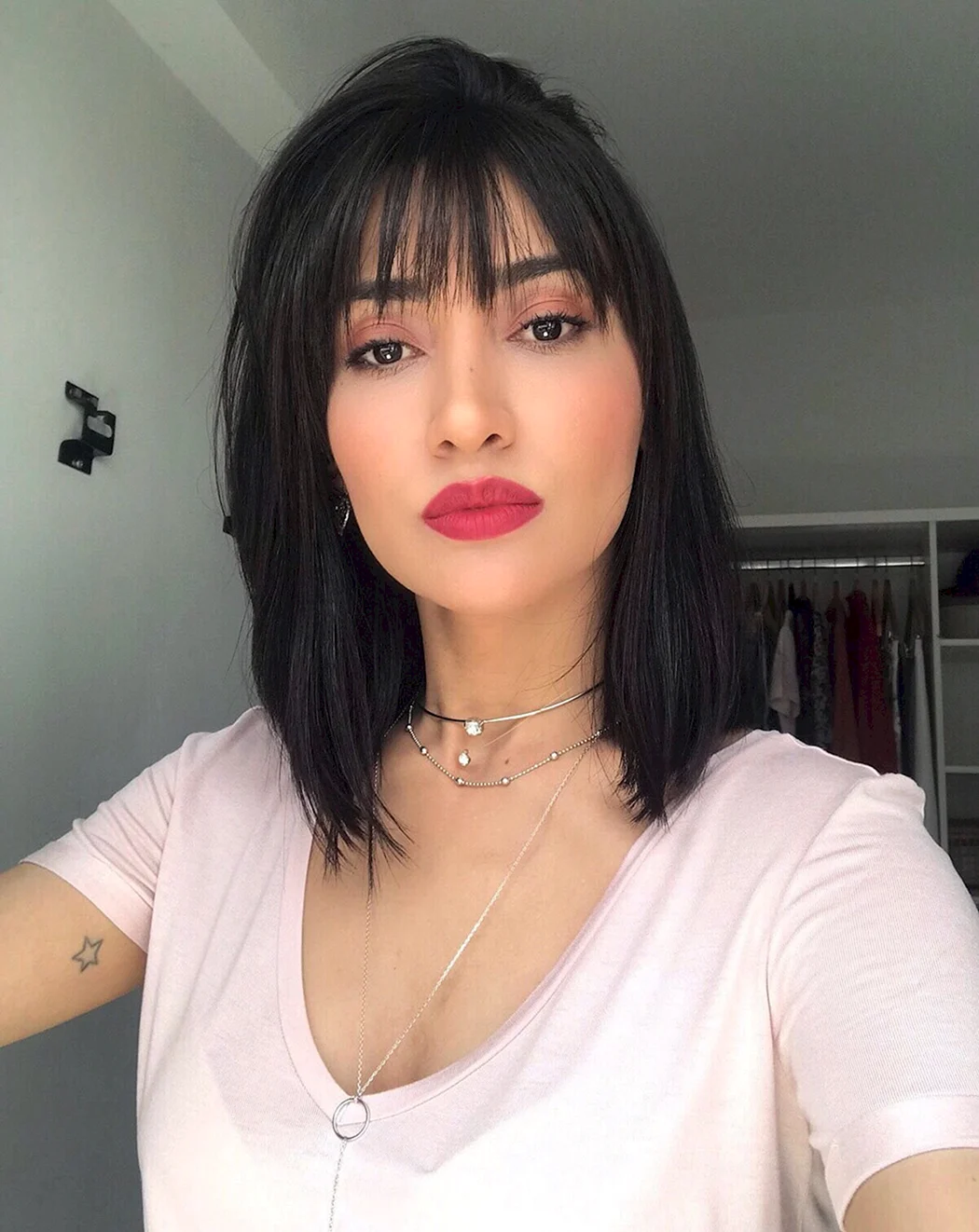 Каре с редкой челкой