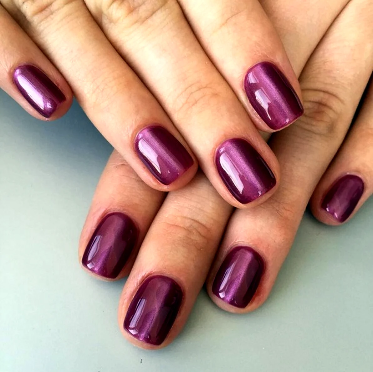 Маникюр кошачий глаз розовый