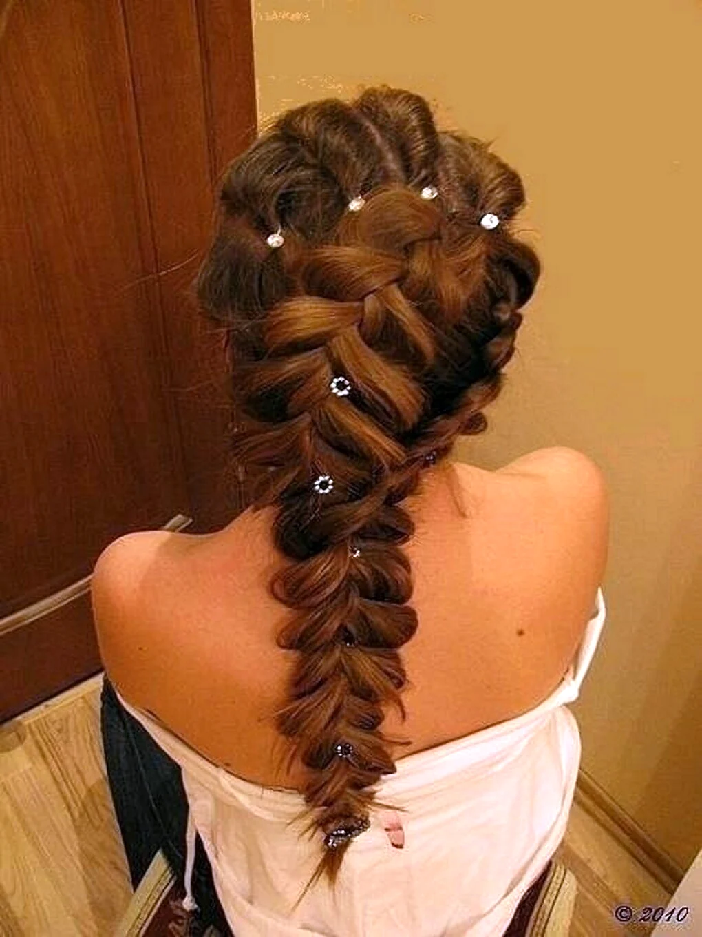 Красивые прически с плетением на длинные волосы