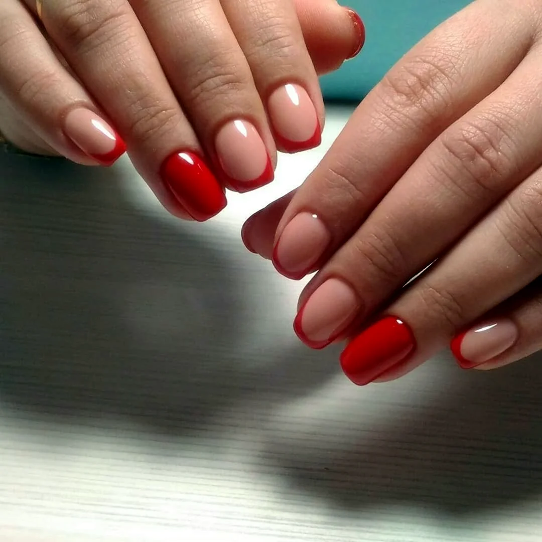 Маникюр красный френч