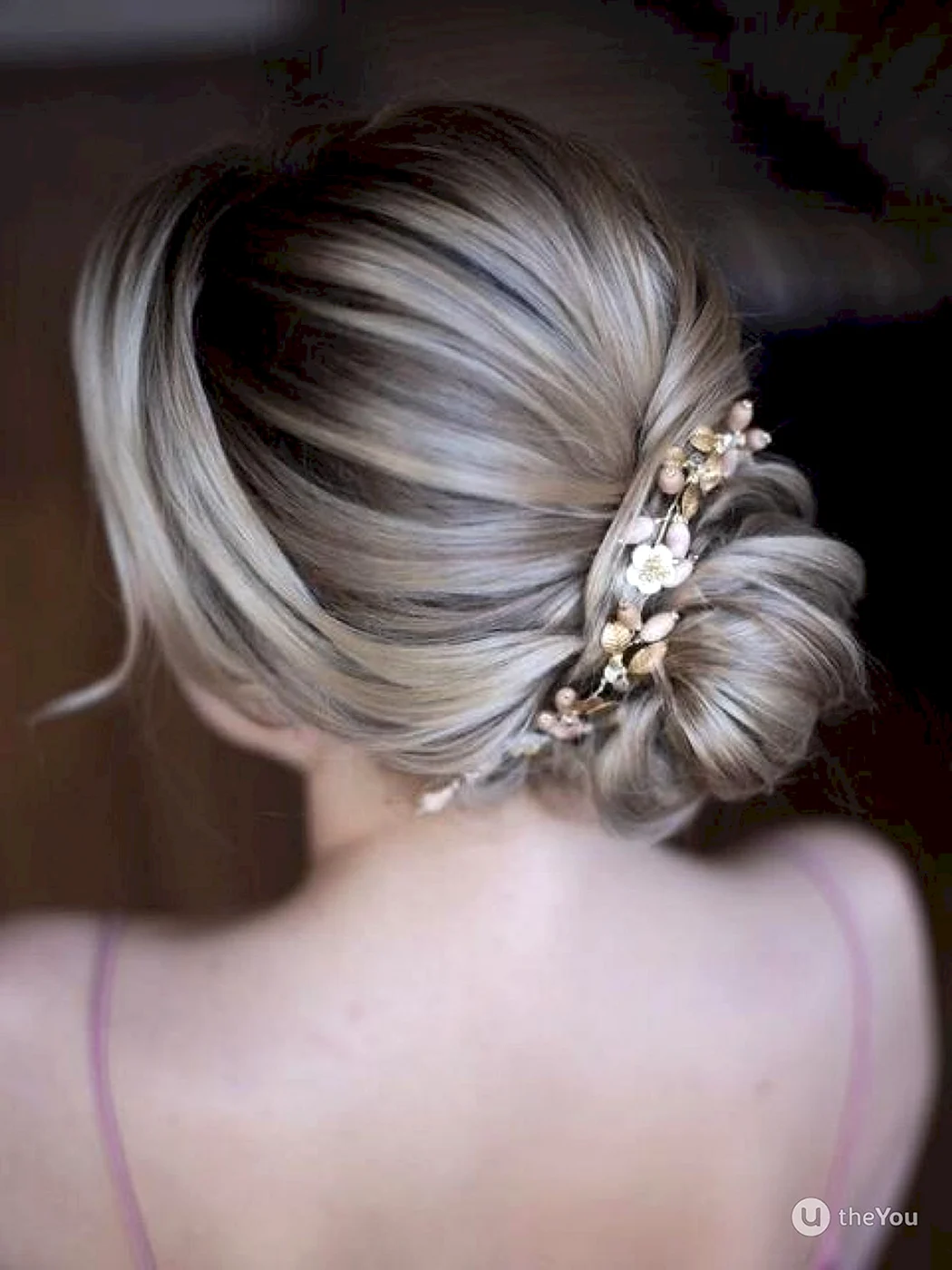 Свадебная прическа Ракушка