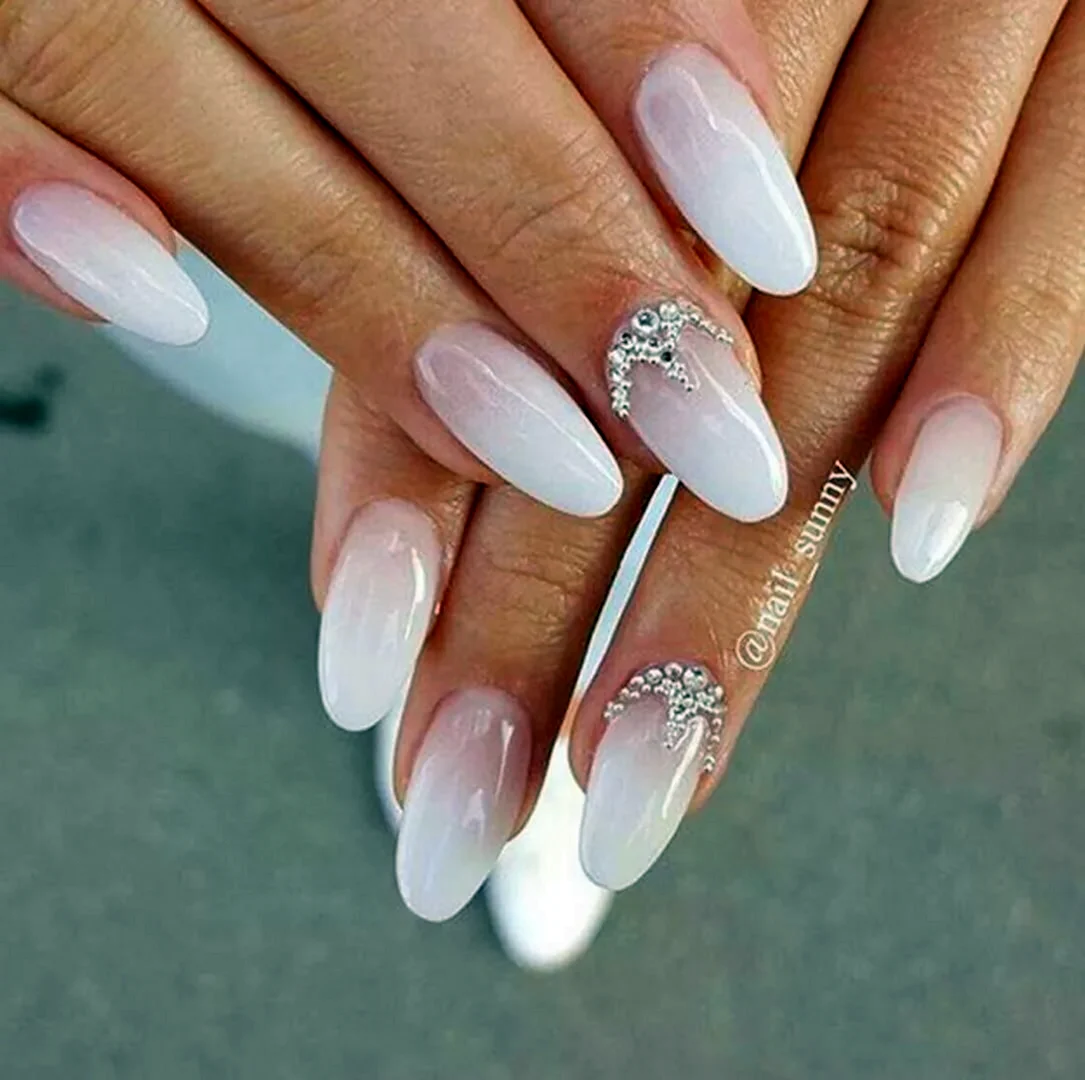 Френч градиент миндалевидные ногти