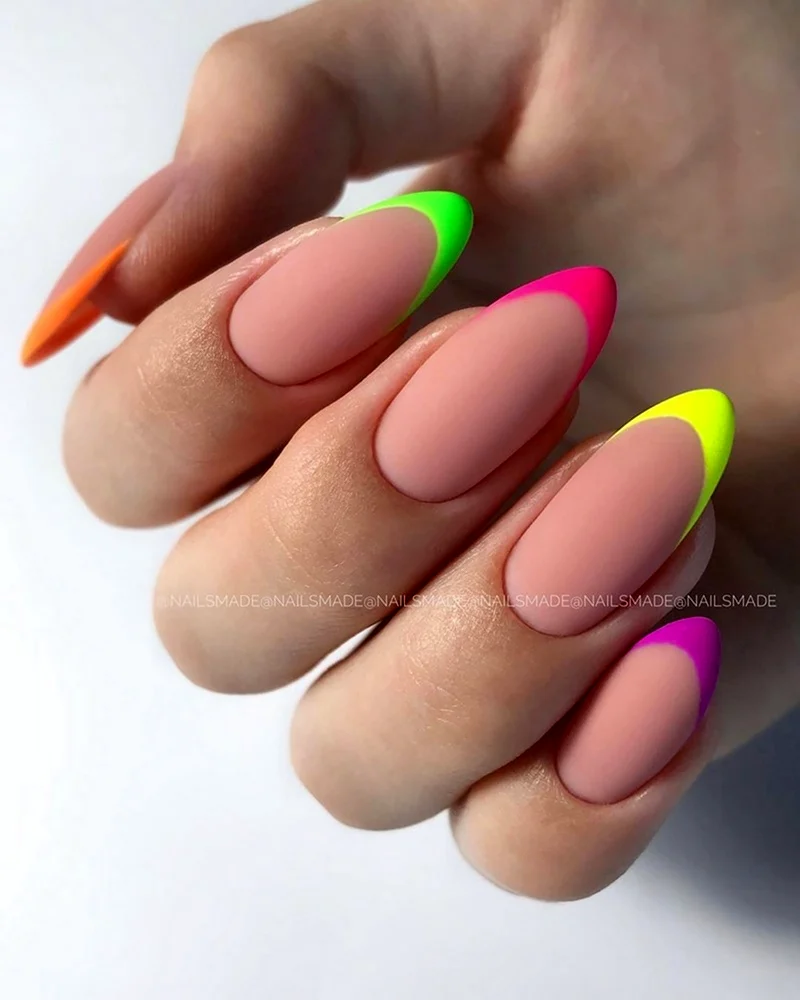 Матовый френч 2021 миндаль