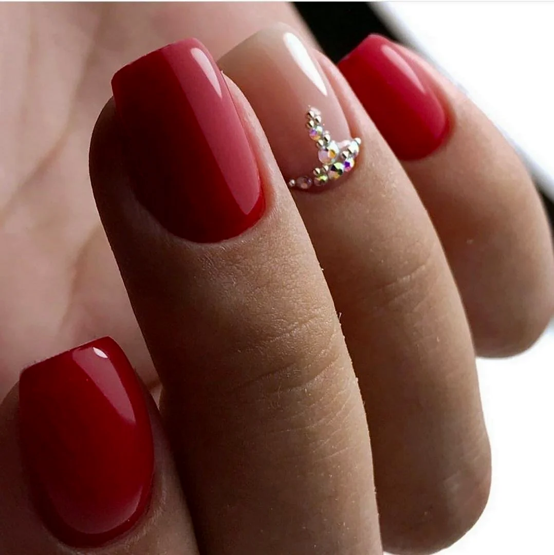 Красные квадратные ногти