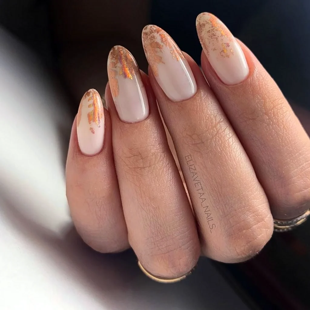 Нюдовый миндаль с фольгой