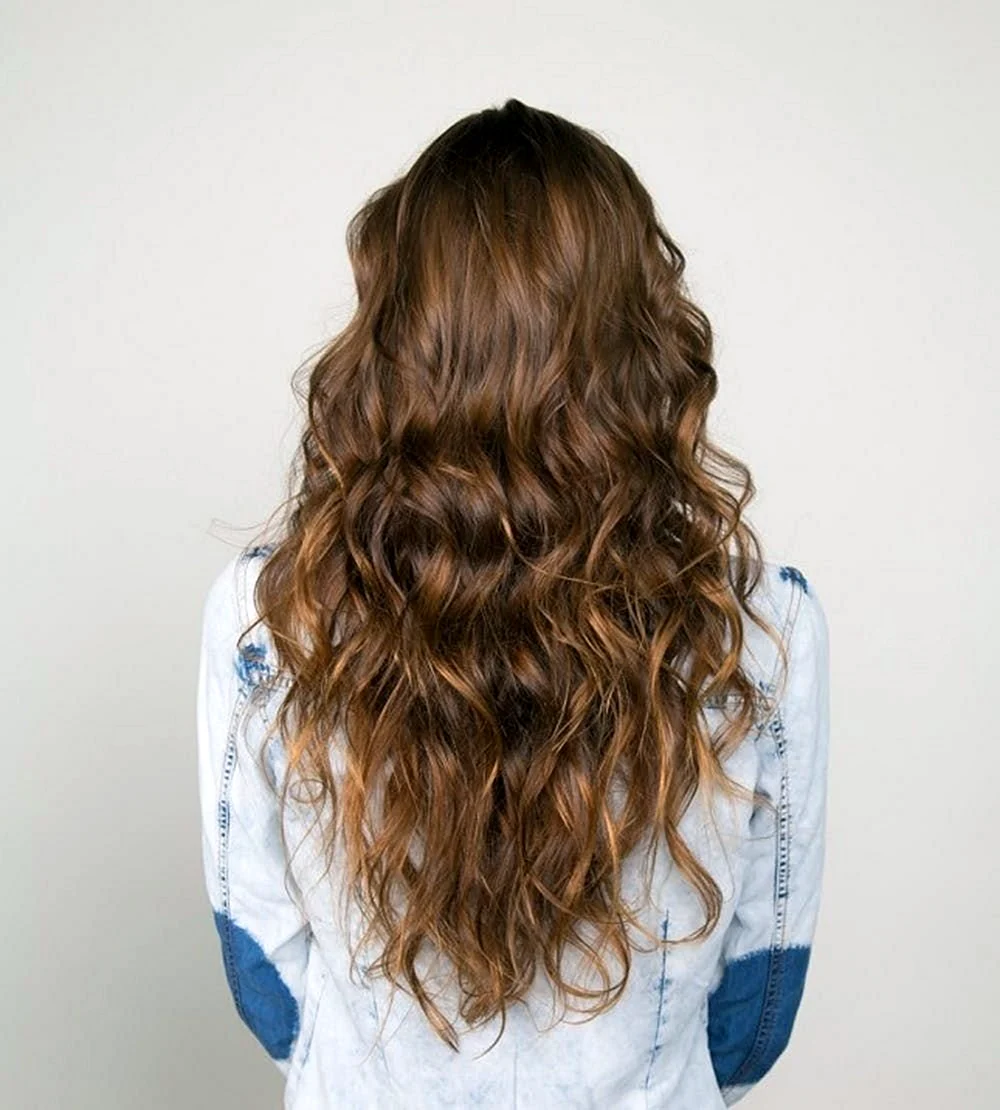 Длинные волнистые волосы