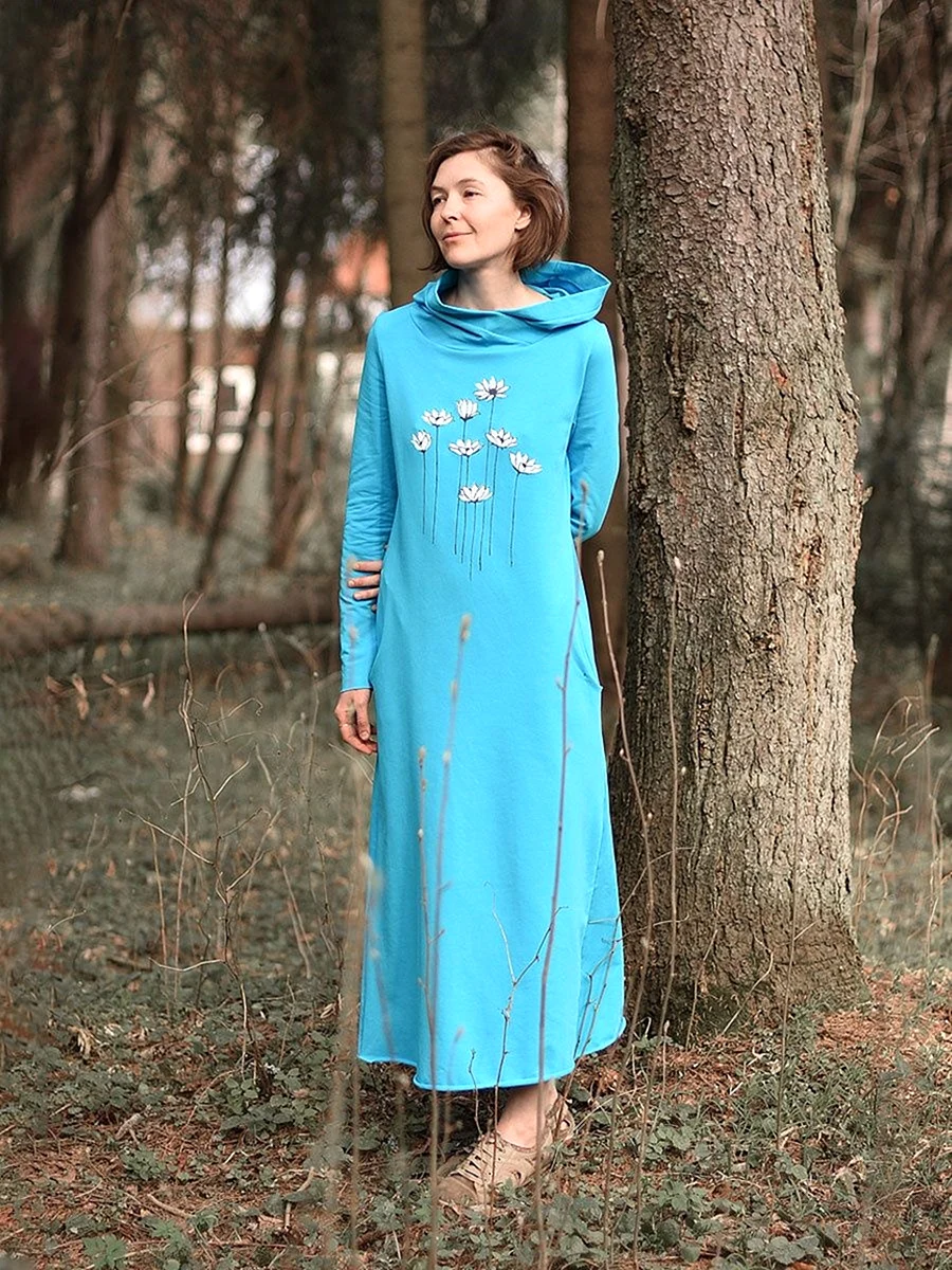 Летнее платье с капюшоном длинное