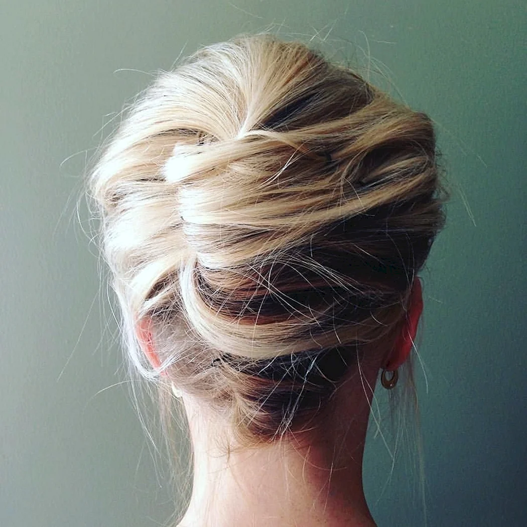 Прическа французский пучок