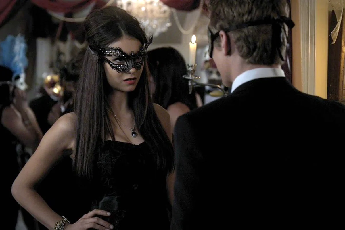 Дневники вампира Кэтрин маскарад