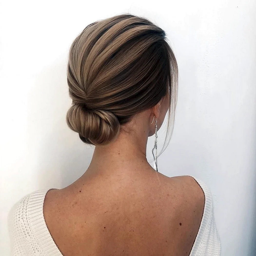 Причёска Ракушка на средние волосы