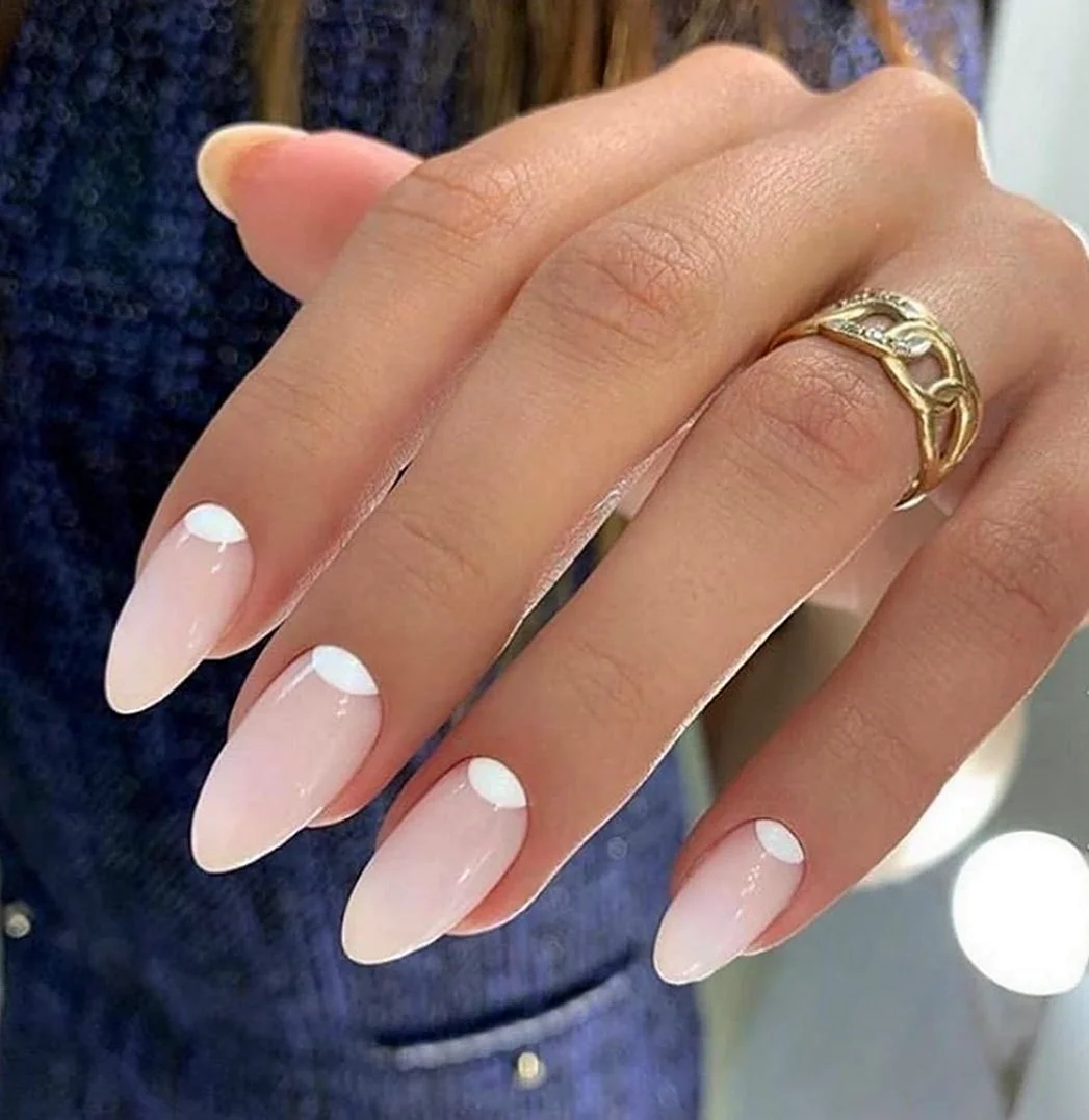 Модная форма ногтей