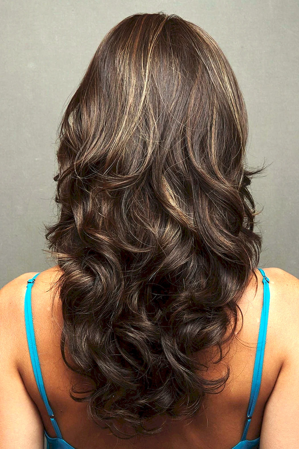 Стрижки на длинные волнистые волосы