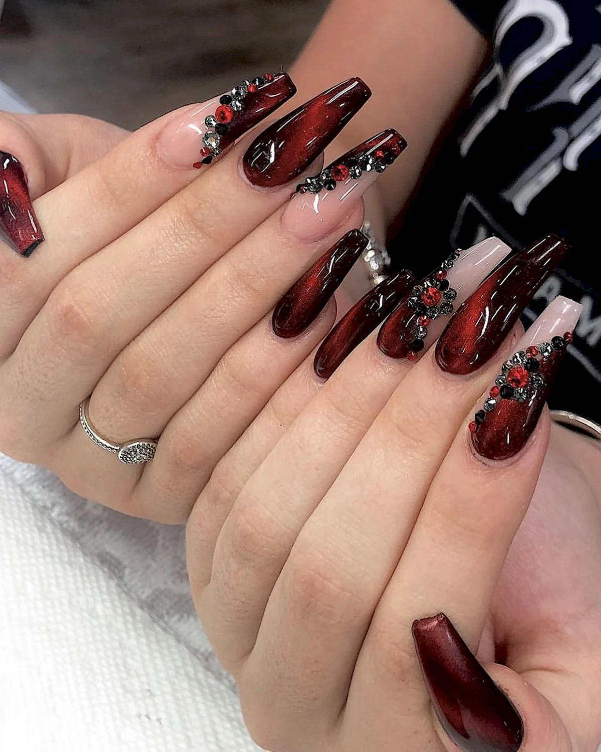Маник черно красный на длинные ногти
