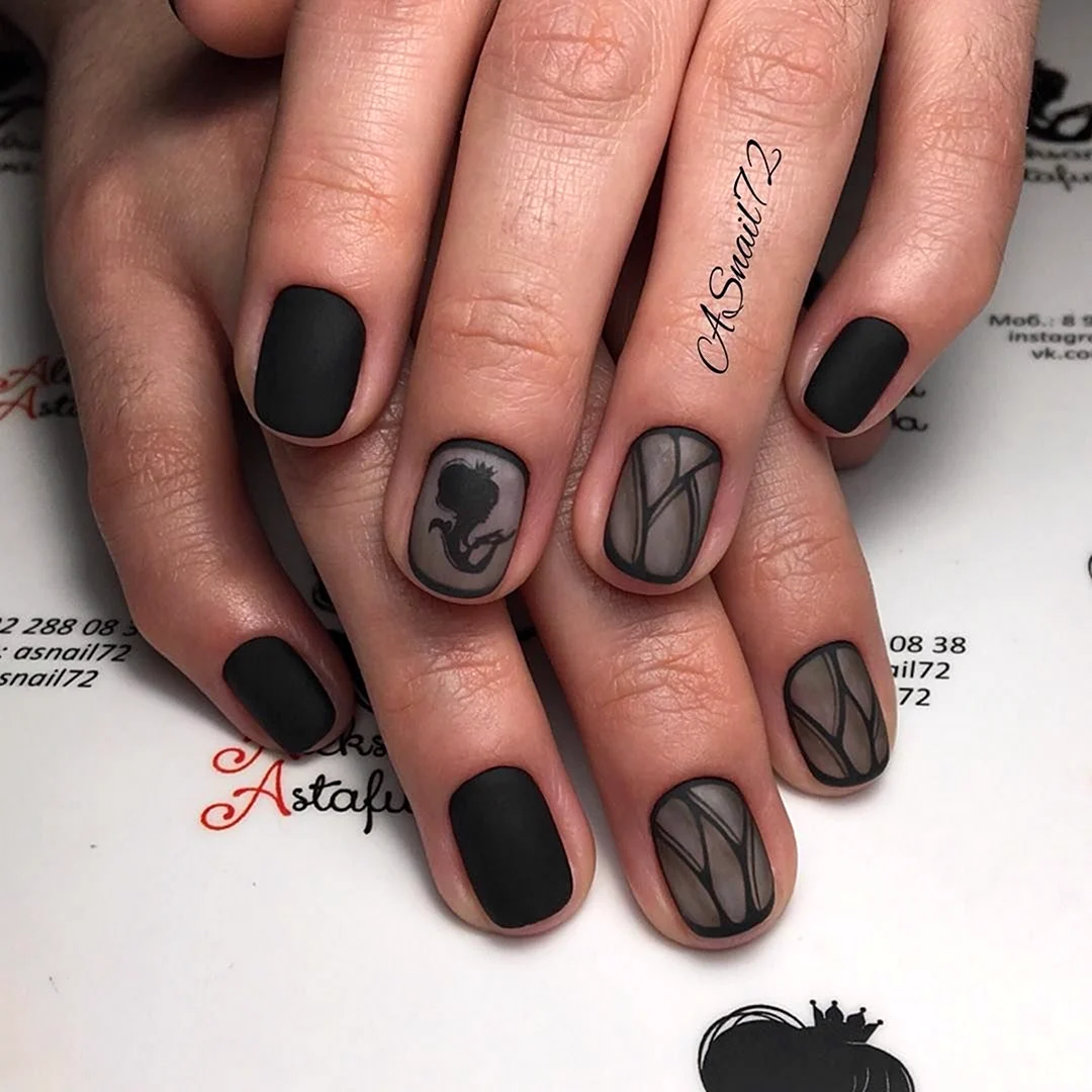 Маникюр черный матовый мягкий квадрат