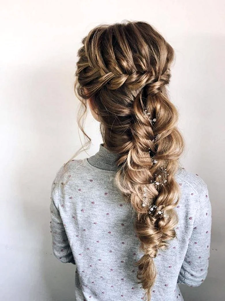 Коса на выпускной