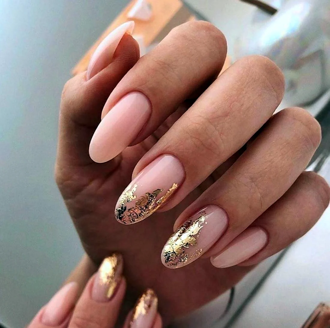 Френч на миндальной на осень 2022