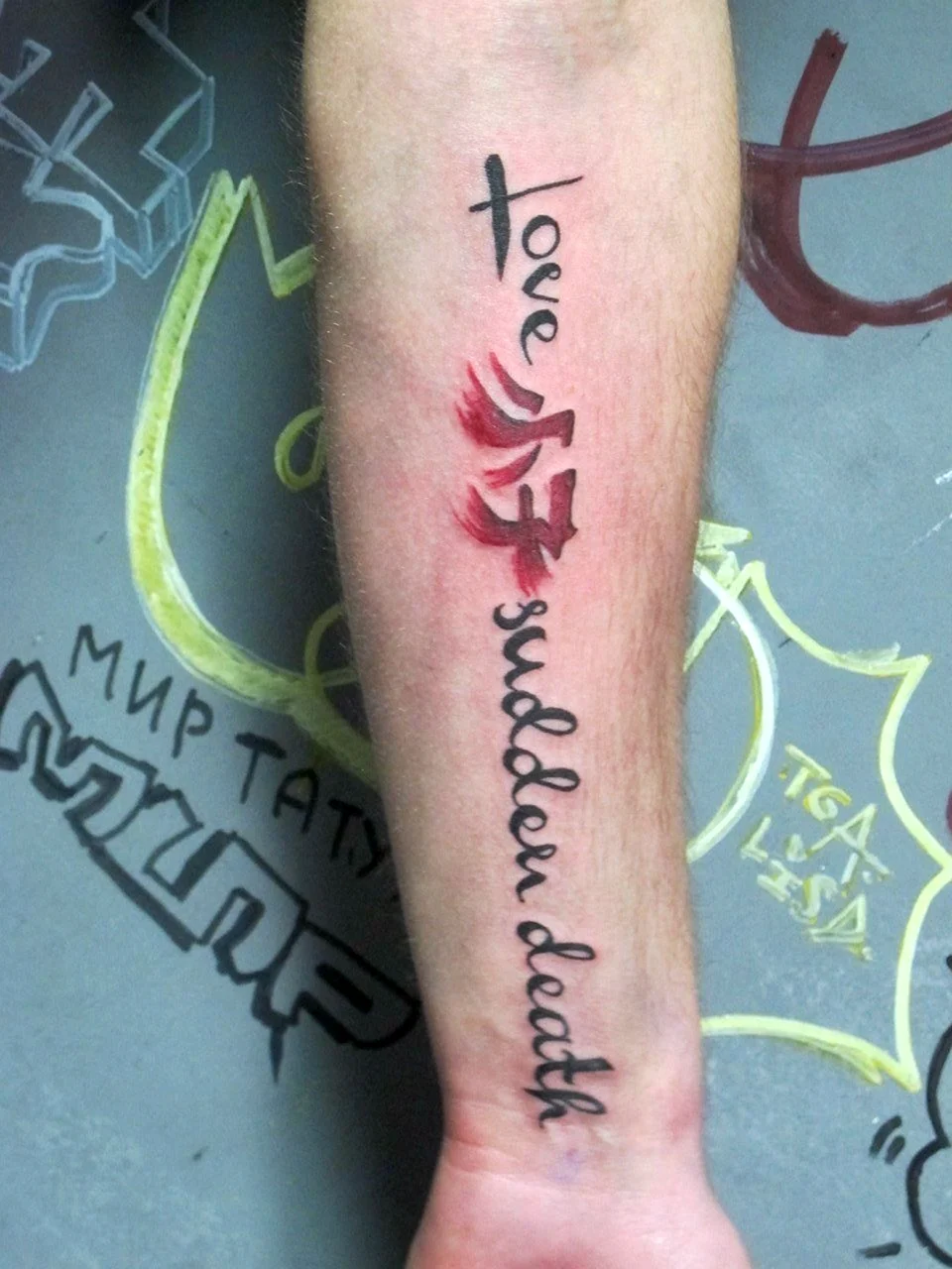 Тату иероглифы на руке