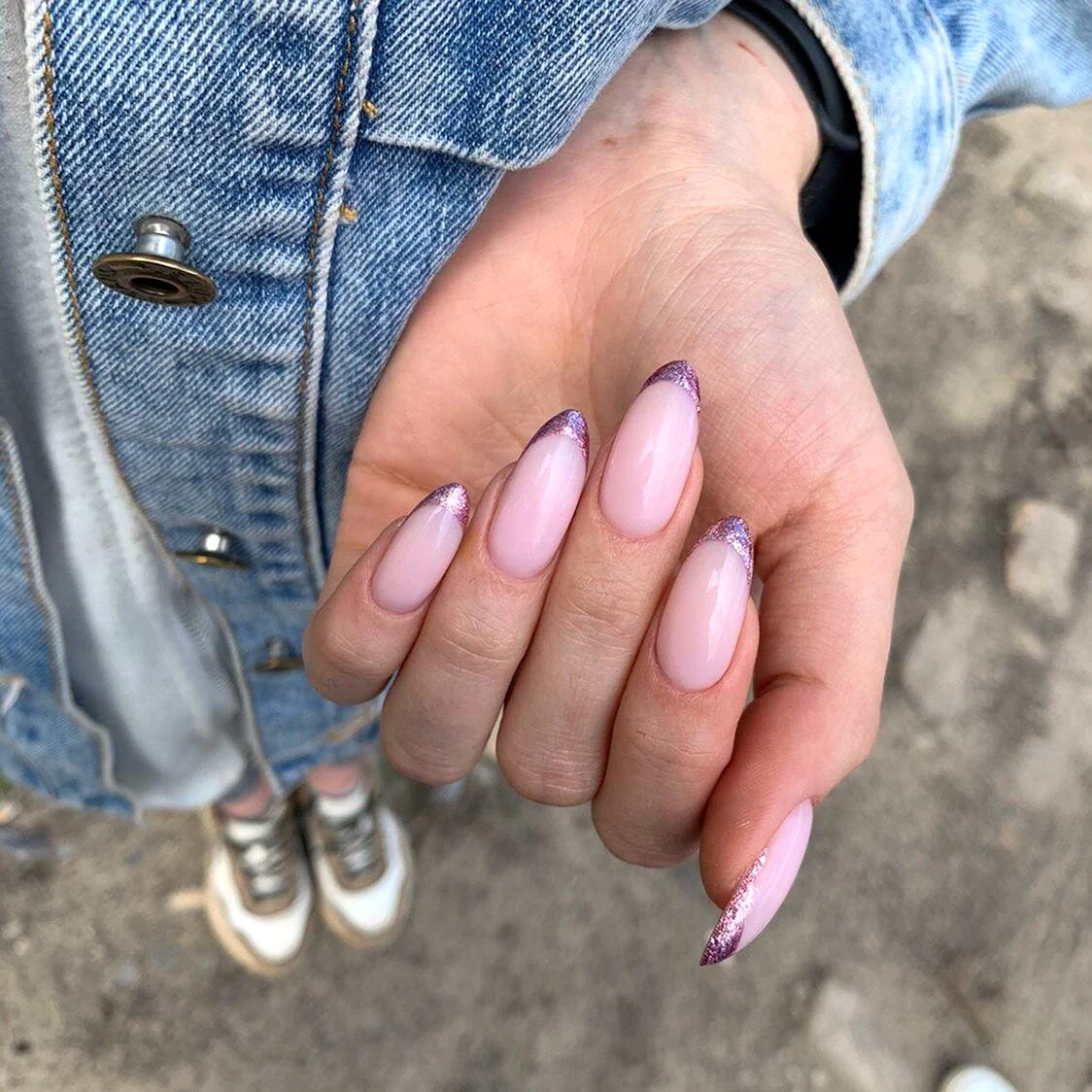 Маникюр на улице