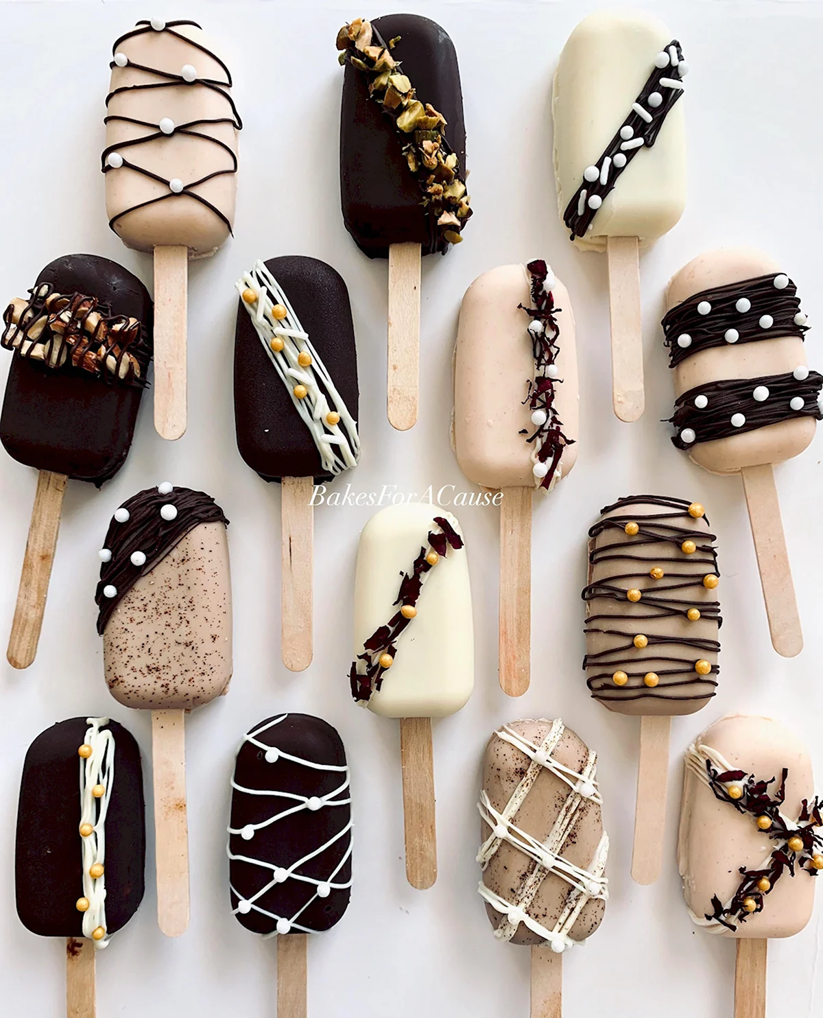 Бисквитные эскимо на палочке