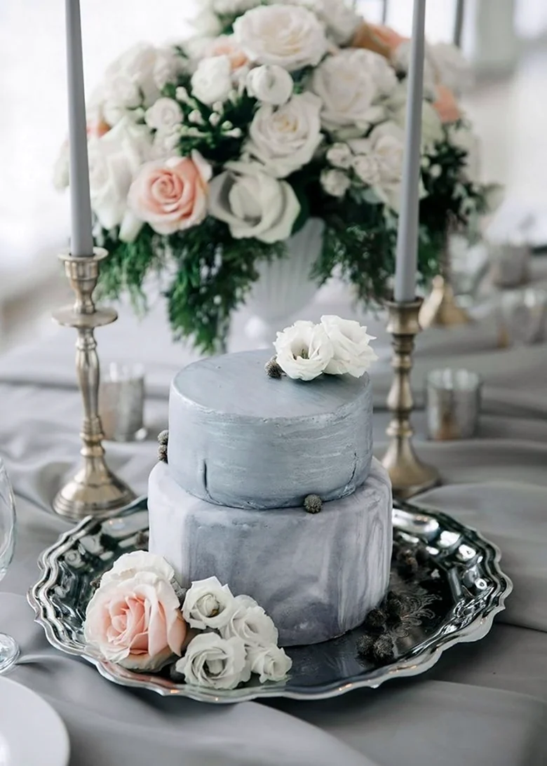 Серый свадебный торт