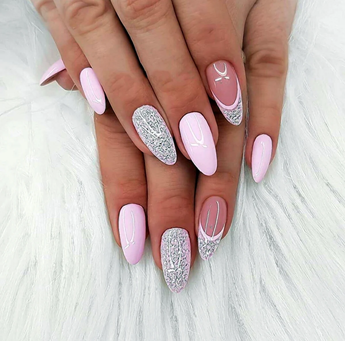 Мерлин Найлз маникюр