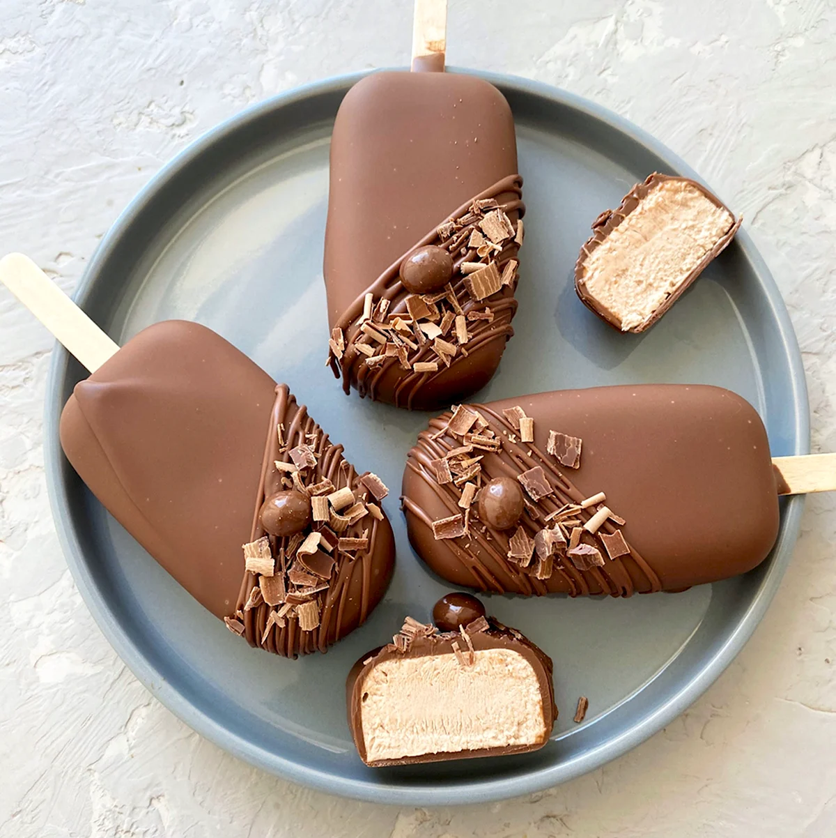 Муссовое пирожное эскимо