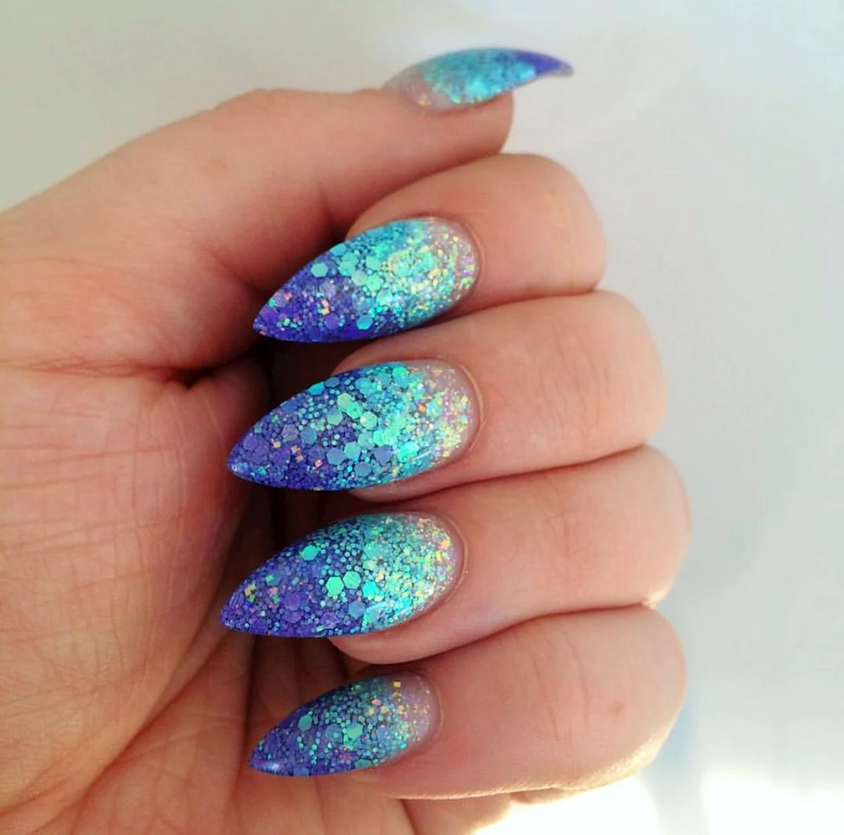 Маникюр градиент с блестками