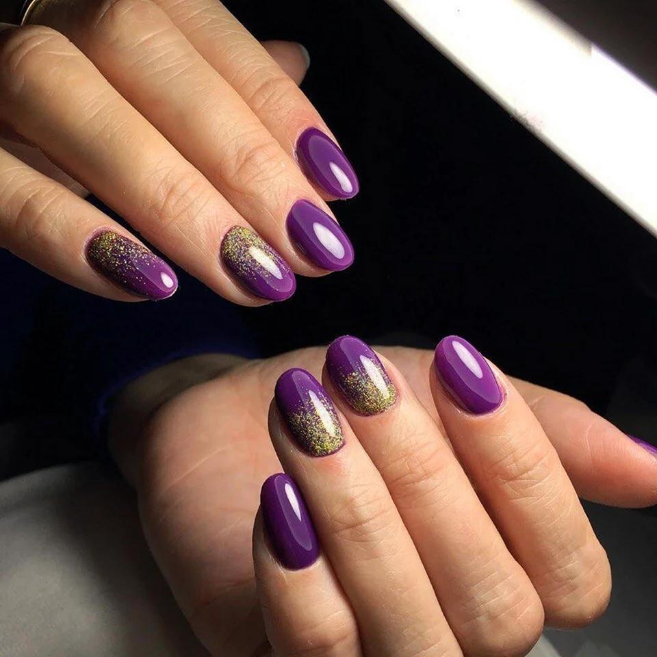 Красивый фиолетовый маникюр